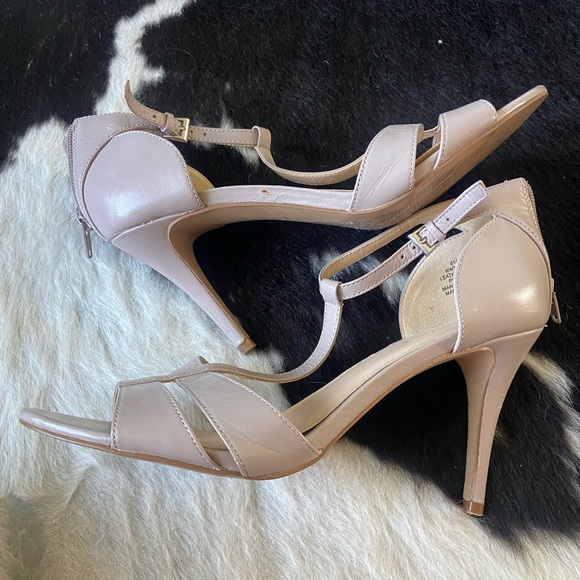 High heels - Picture 4 of 5